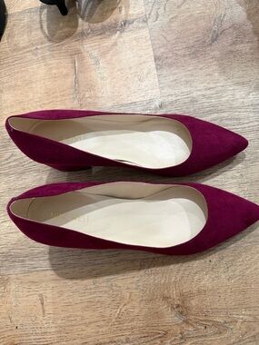 Nine West Womens Pointed Toe Flats in Wine Suede